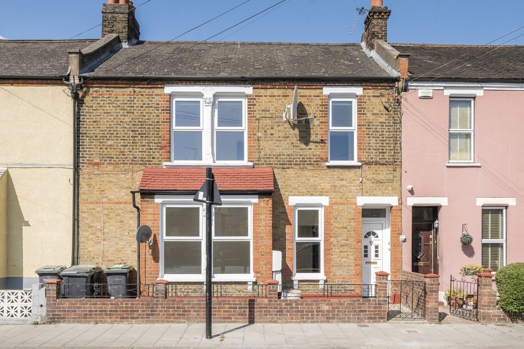 Property photo 1 of 15 External