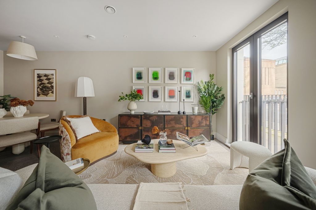 Property photo 1 of 15 Apartment 7-1 Molyneux St-04.Jpg