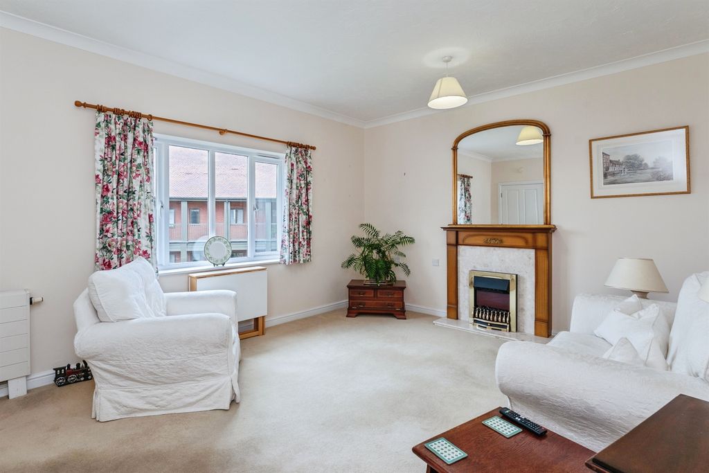 Property photo 2 of 16