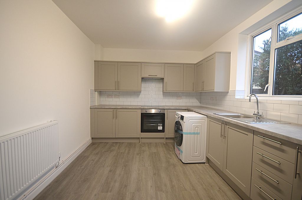 Property photo 2 of 11 Gallery