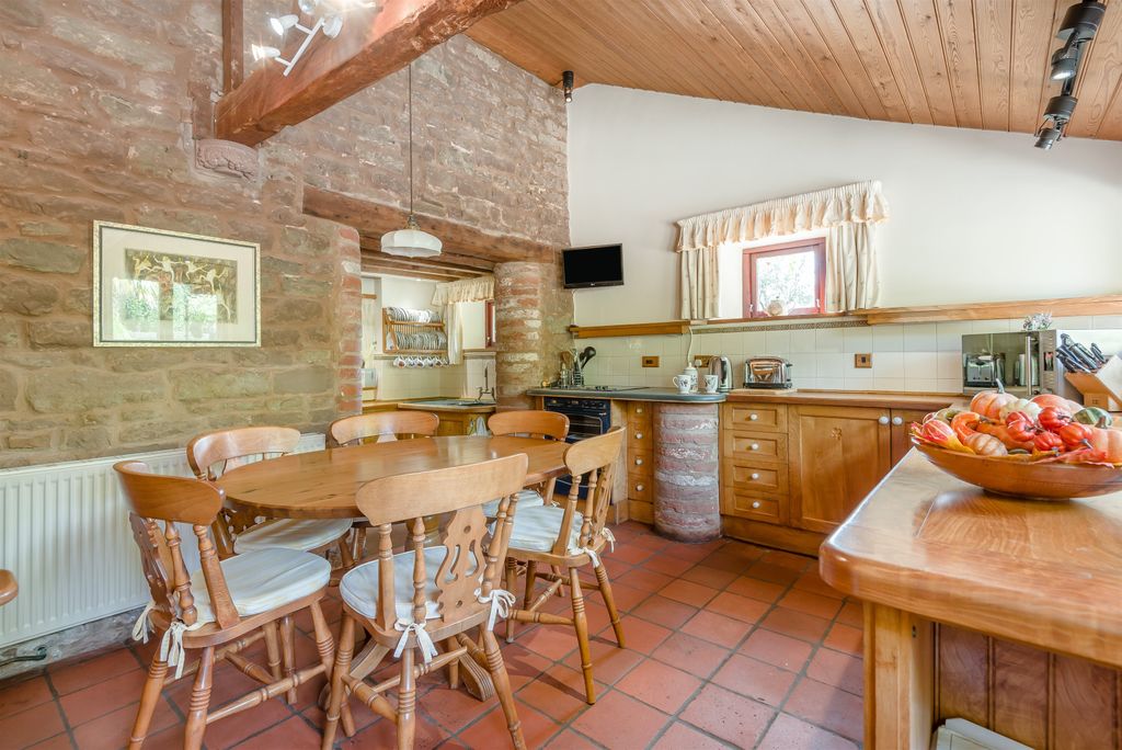 Property photo 3 of 43