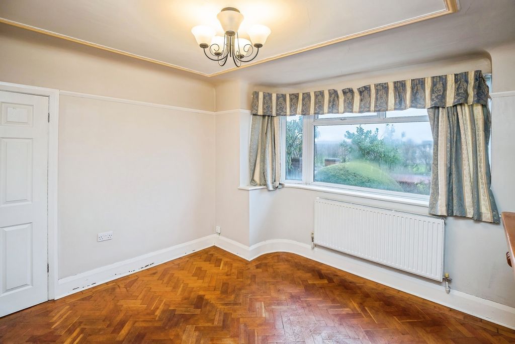 Property photo 3 of 17 Pbox-Img.Jpg