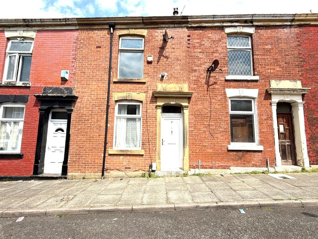 Property photo 1 of 10