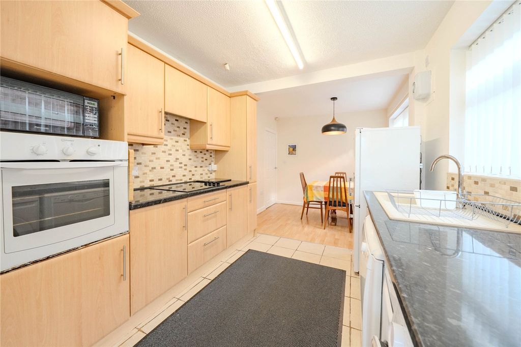 Property photo 2 of 13 Picture No. 15