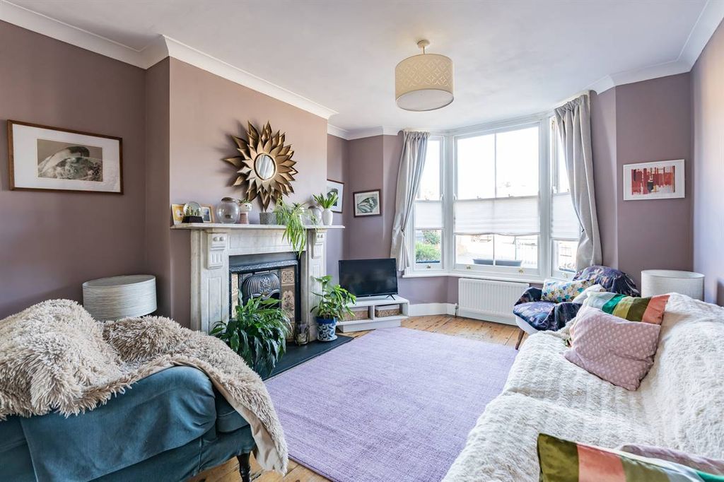 Property photo 2 of 23