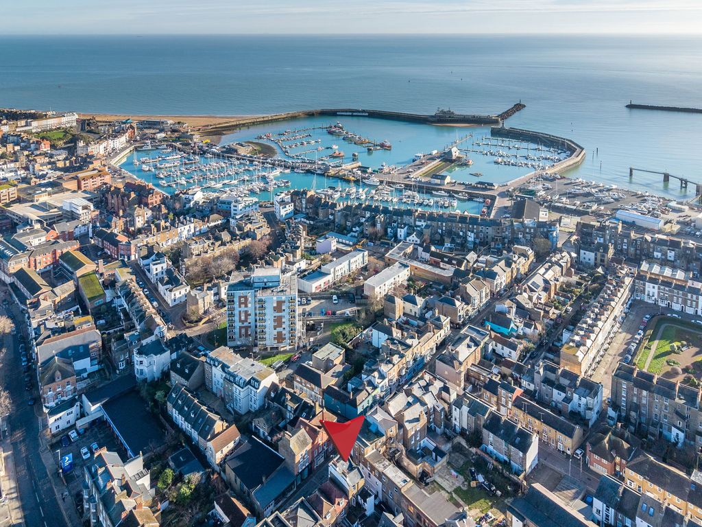 Property photo 1 of 22