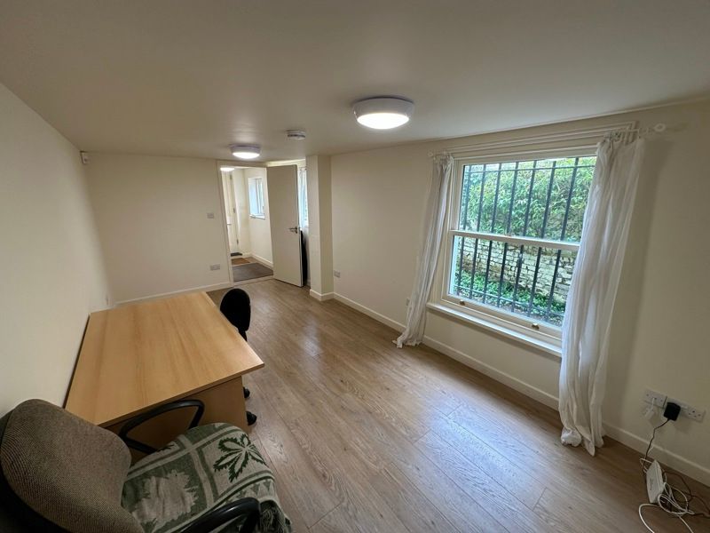 Property photo 3 of 5 Photo 8