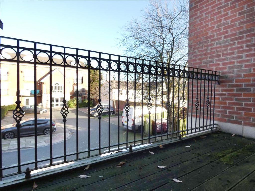 Property photo 2 of 9