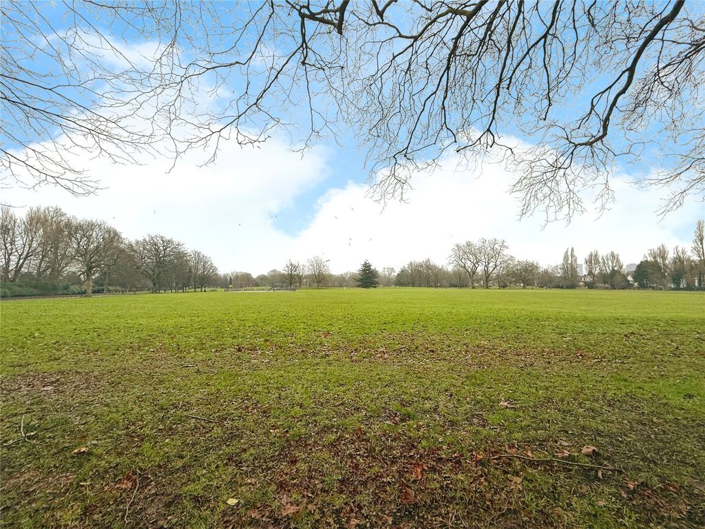 Property photo 2 of 8 Location