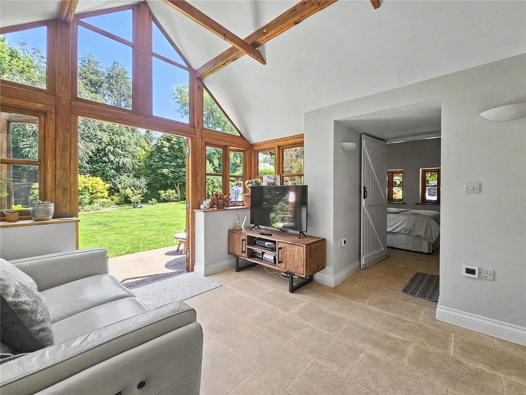 Property photo 2 of 38 Picture No. 04