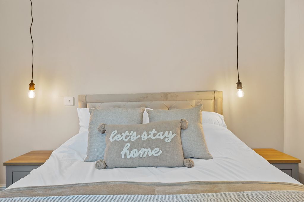 Property photo 3 of 7 0062