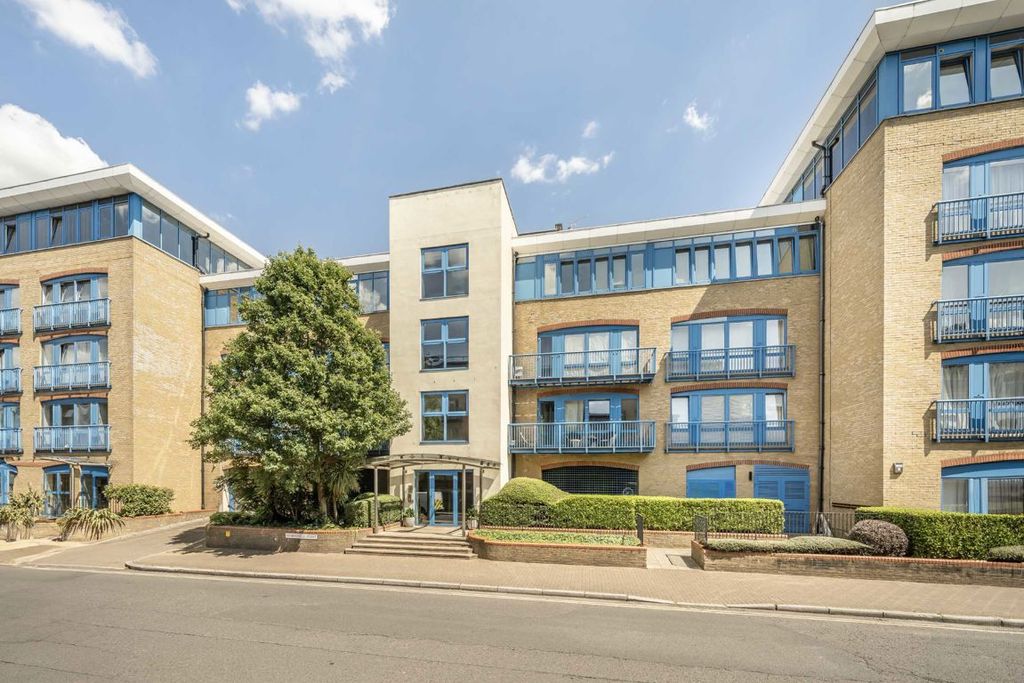 Property photo 1 of 6