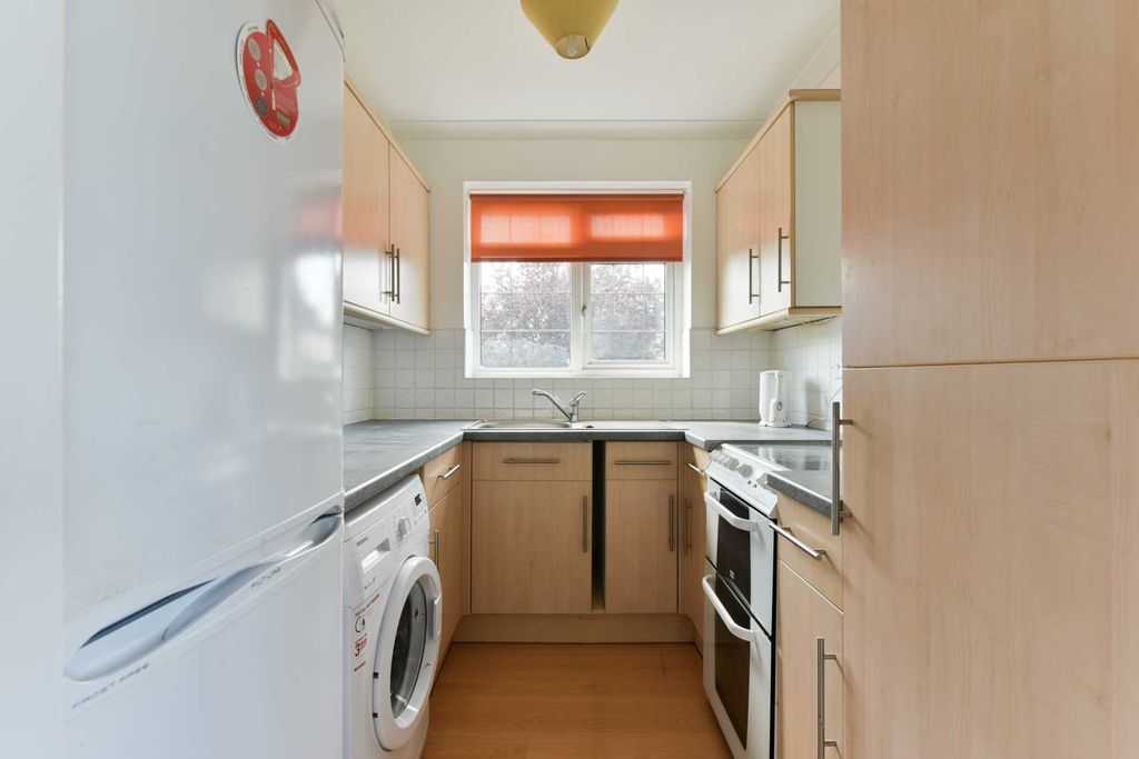Property photo 2 of 8