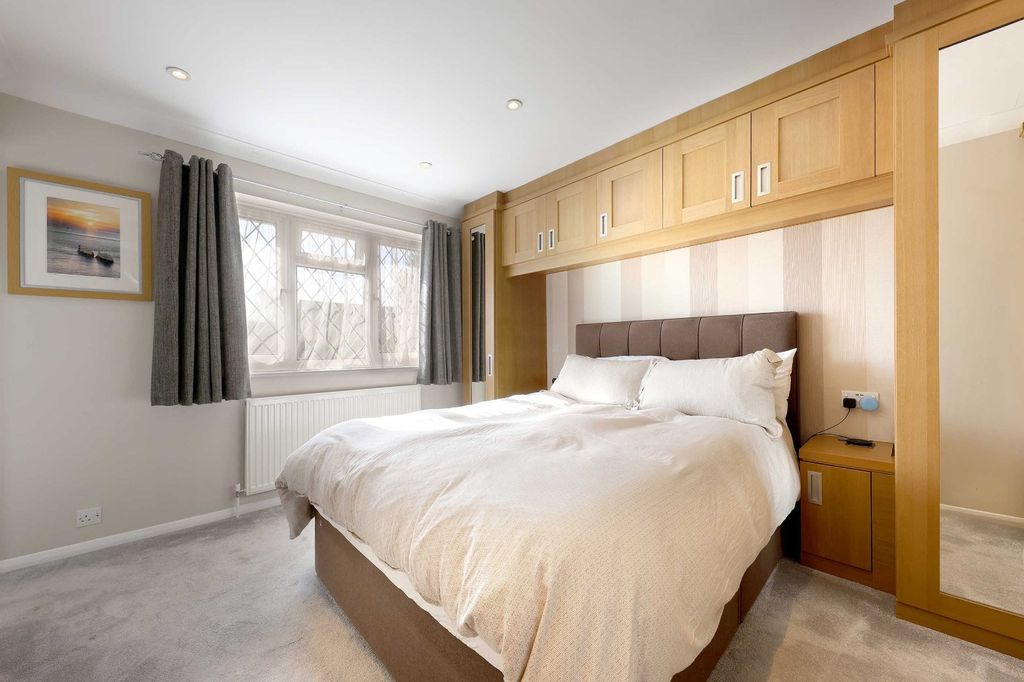 Additional image 11 of 4 bed country house for saleDell Lees, Seer Green, Beaconsfield HP9