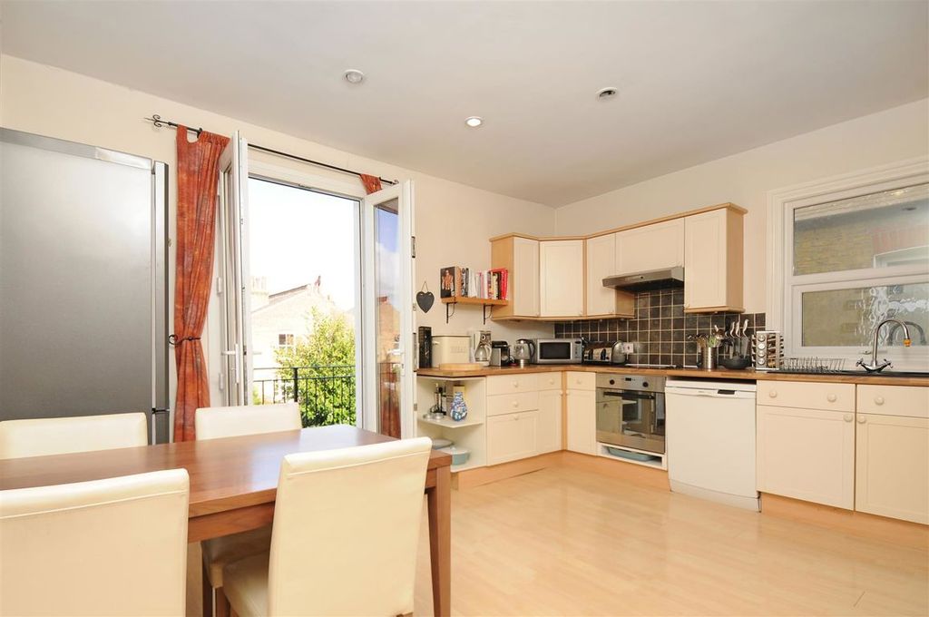 Property photo 2 of 6