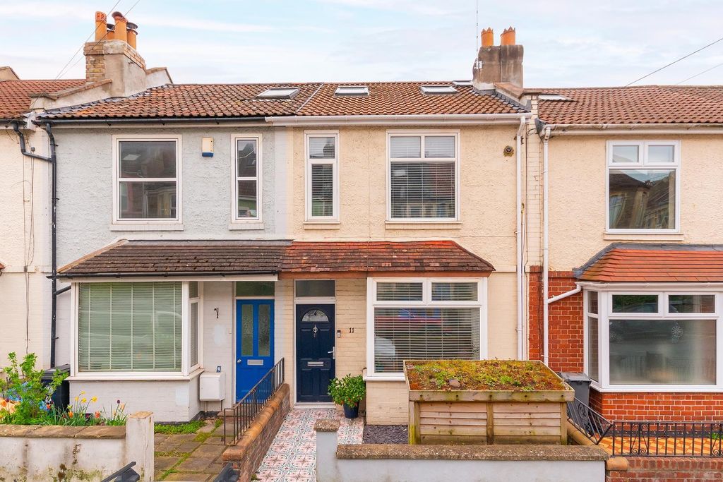 Property photo 2 of 37 1S1Rvp - External D.Jpg