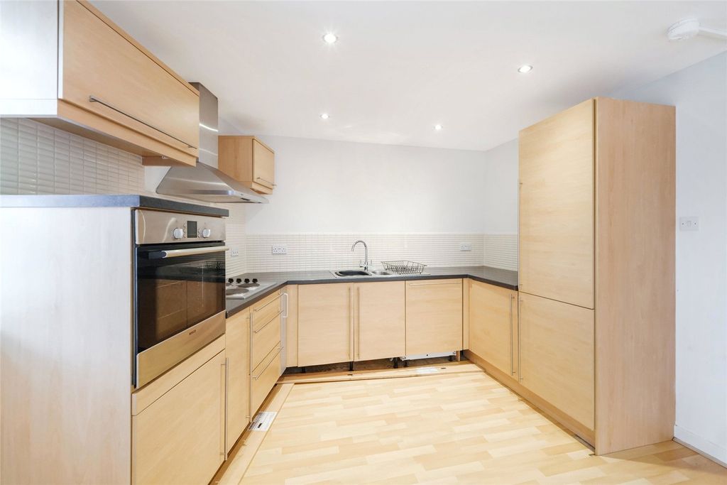 Additional image 7 of 2 bed flat for salePark Road, Hamilton, South Lanarkshire ML3