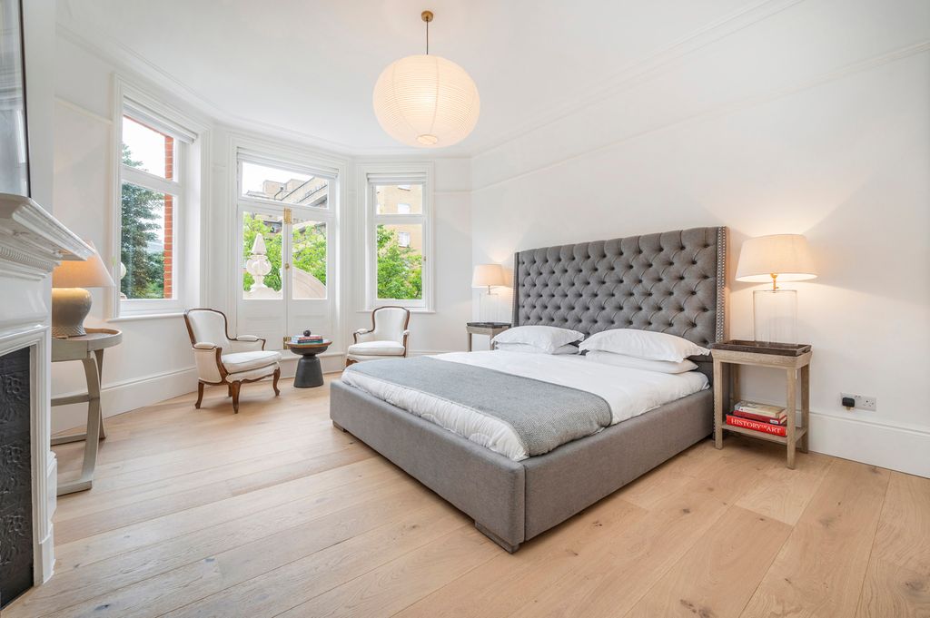 Property photo 3 of 17 Front