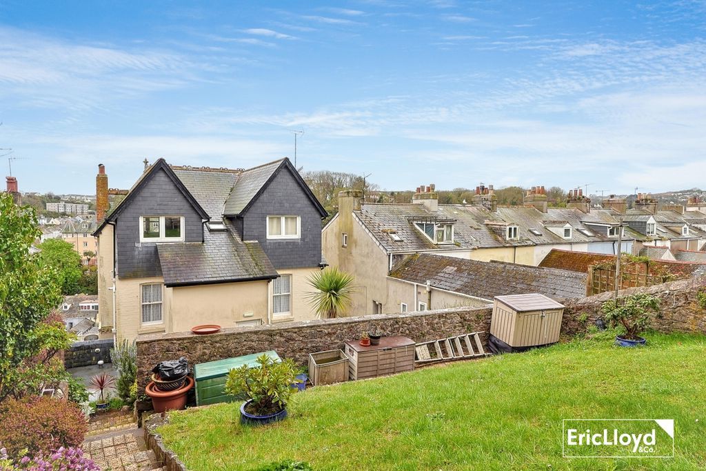 Property photo 1 of 16 Photo 28