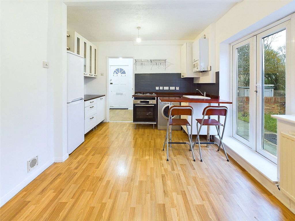 Property photo 2 of 8 Picture No. 18