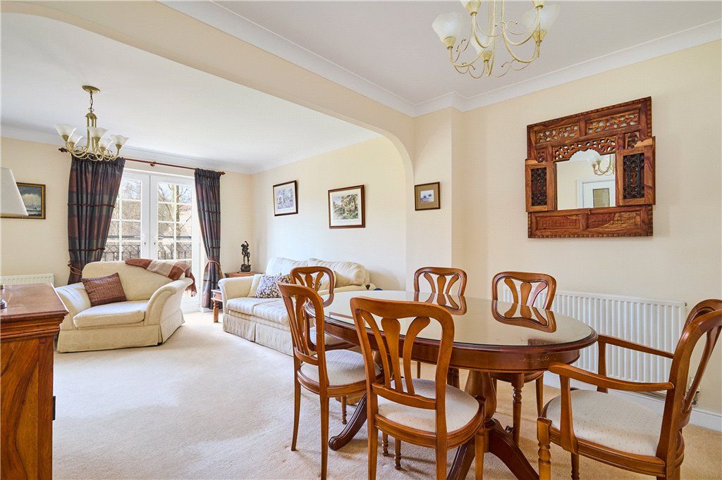 Property photo 3 of 22 Dining Area