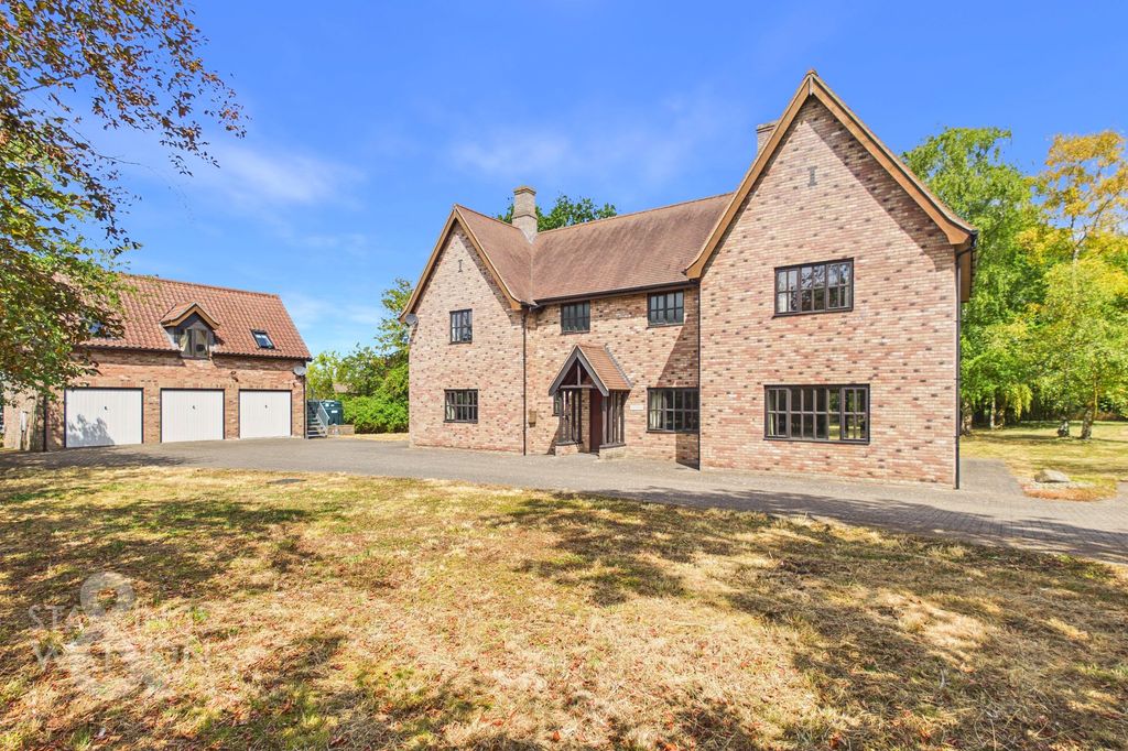 Property photo 1 of 43