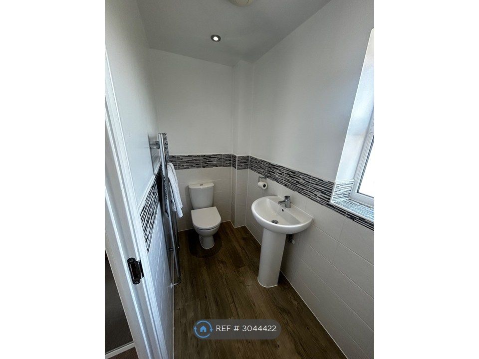 Property photo 3 of 35