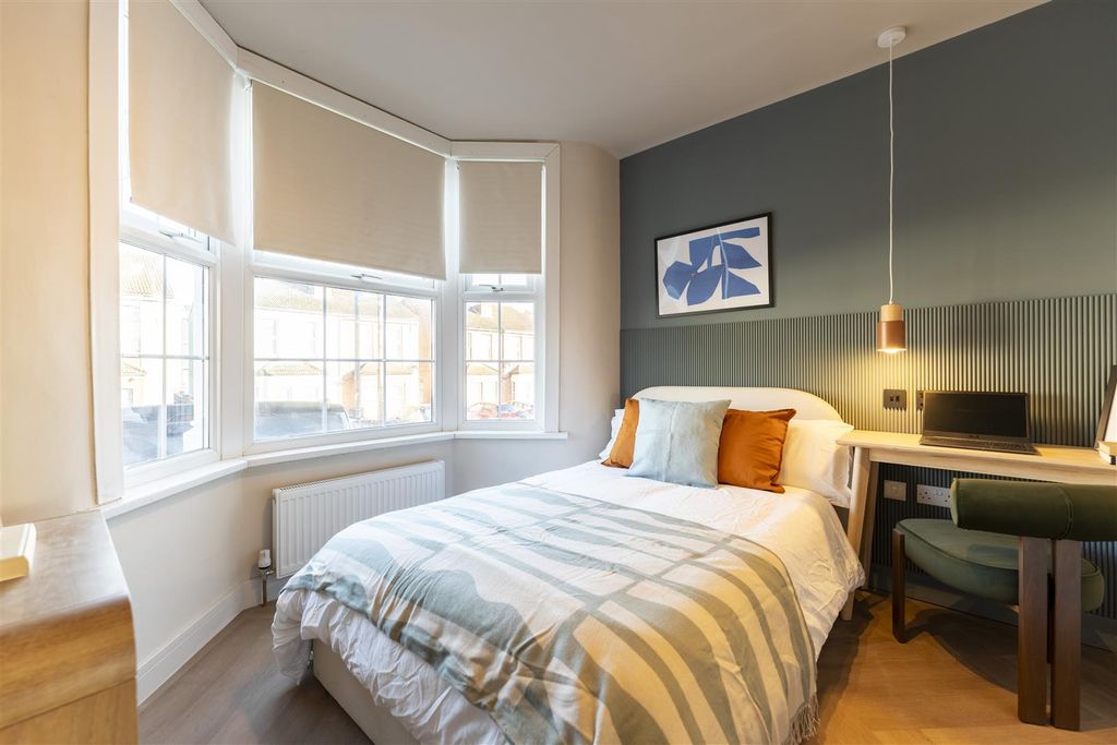 Property photo 1 of 8 57Kitchenerrd-Photos-114.Jpg