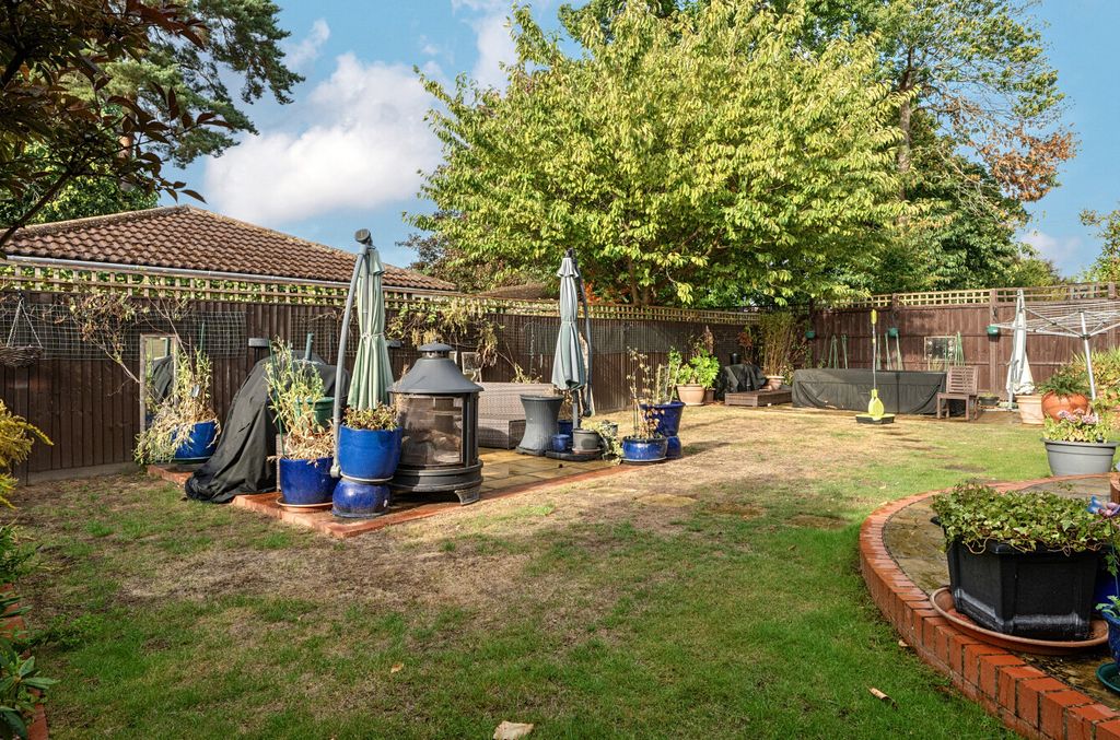 Property photo 2 of 17 1344950-3-68B0870...