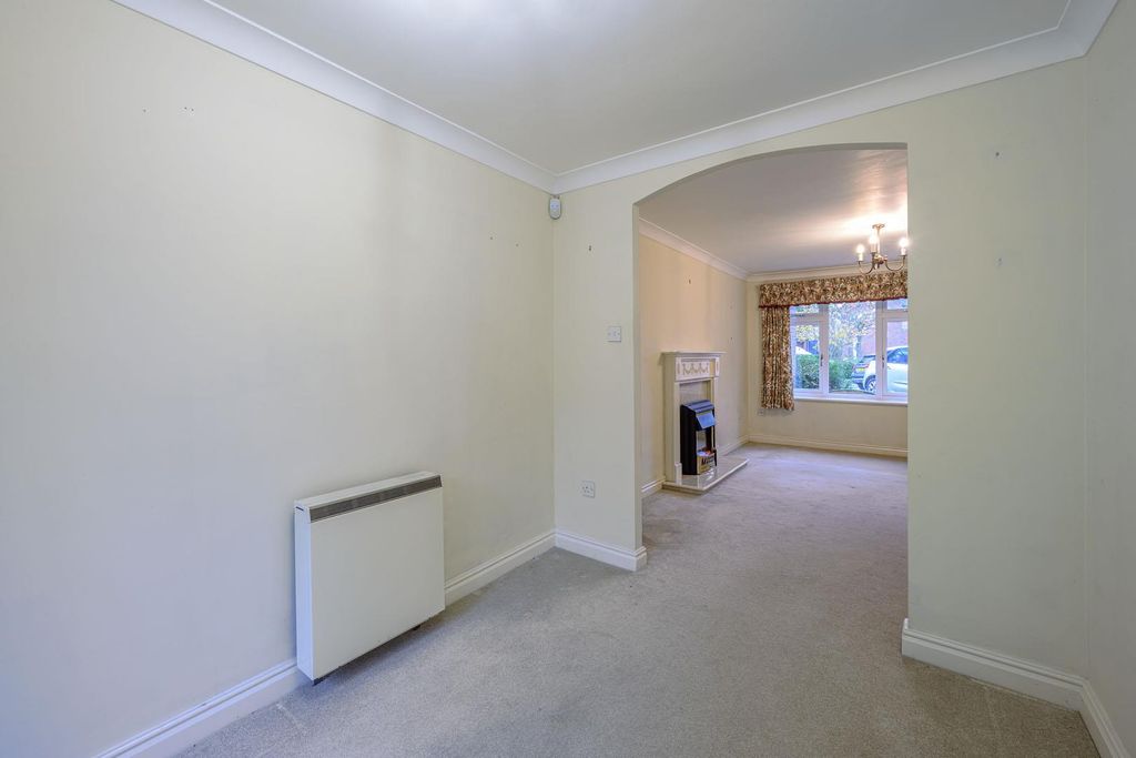 Property photo 2 of 30