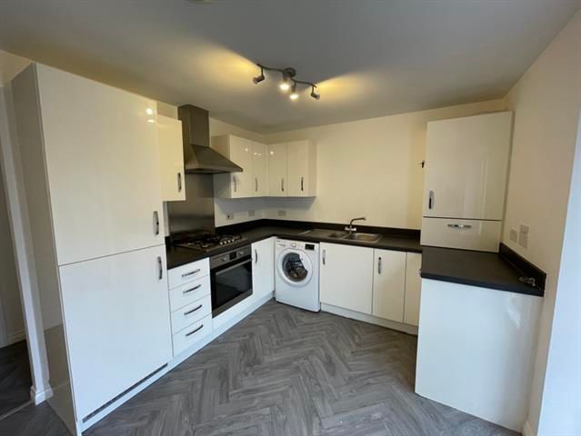 Property photo 3 of 12 Kitchen