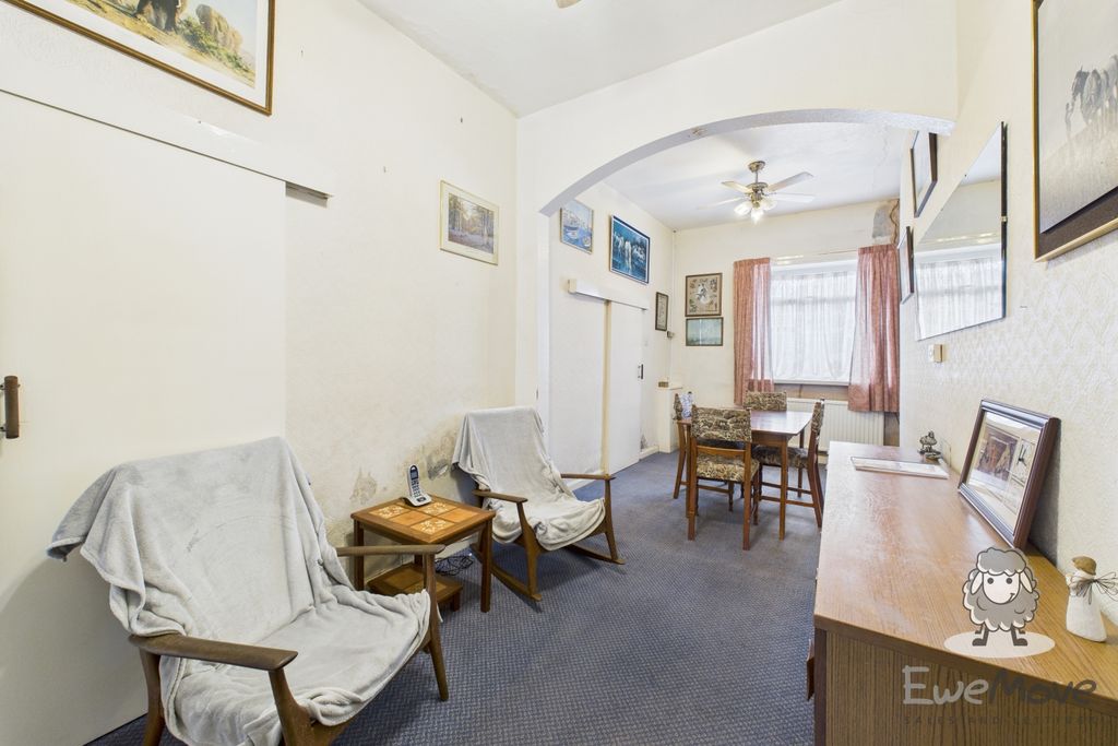Property photo 3 of 21 6