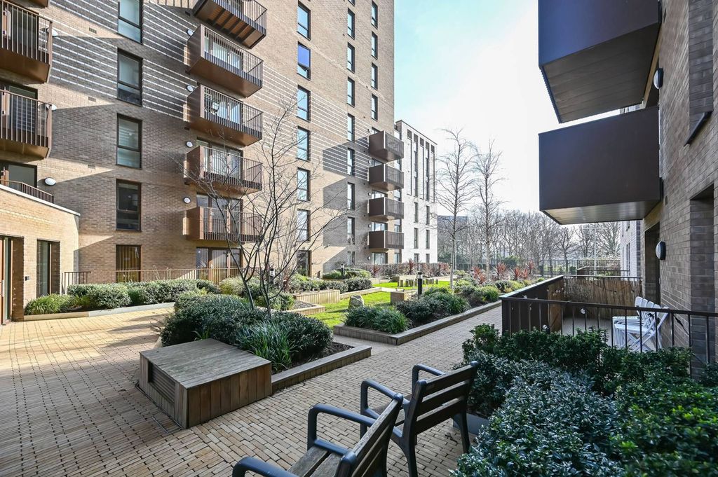 Property photo 3 of 21