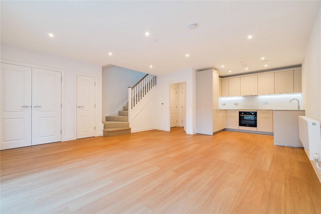 Property photo 2 of 8 Picture No. 03