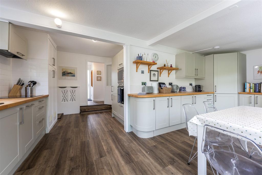 Property photo 3 of 11 Yarmouth_Spence Willard-3.Jpg