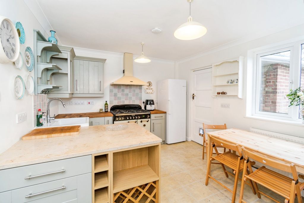 Property photo 2 of 21 Pbox-Img.Jpg