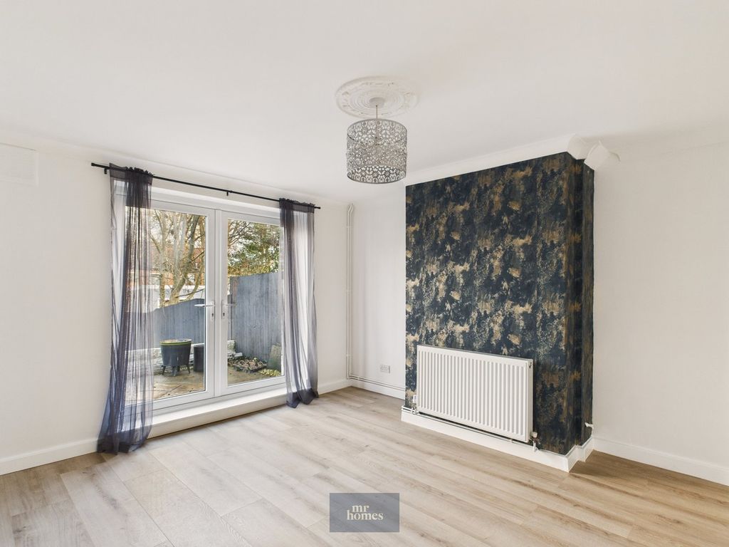 Property photo 3 of 40