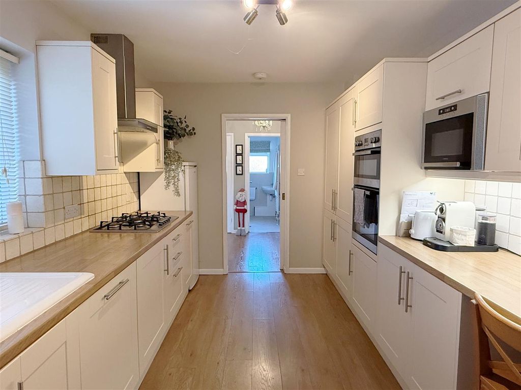 Property photo 3 of 19 Kitch 2.Jpg