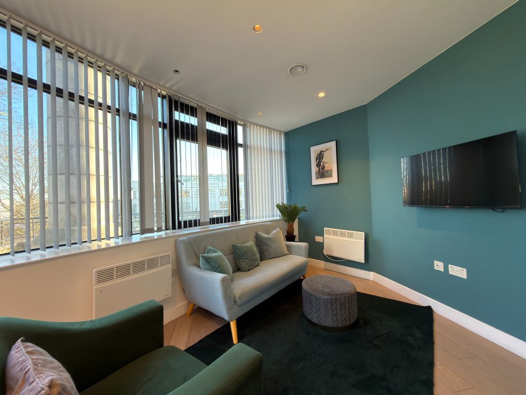 Property photo 1 of 19 Living Room