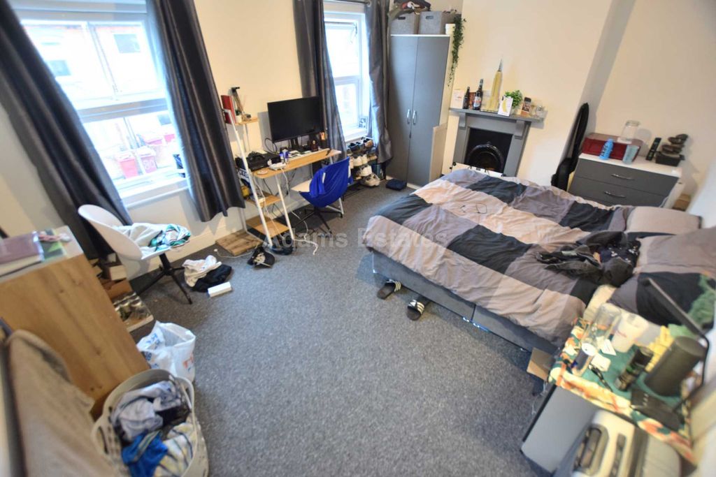 Property photo 2 of 7