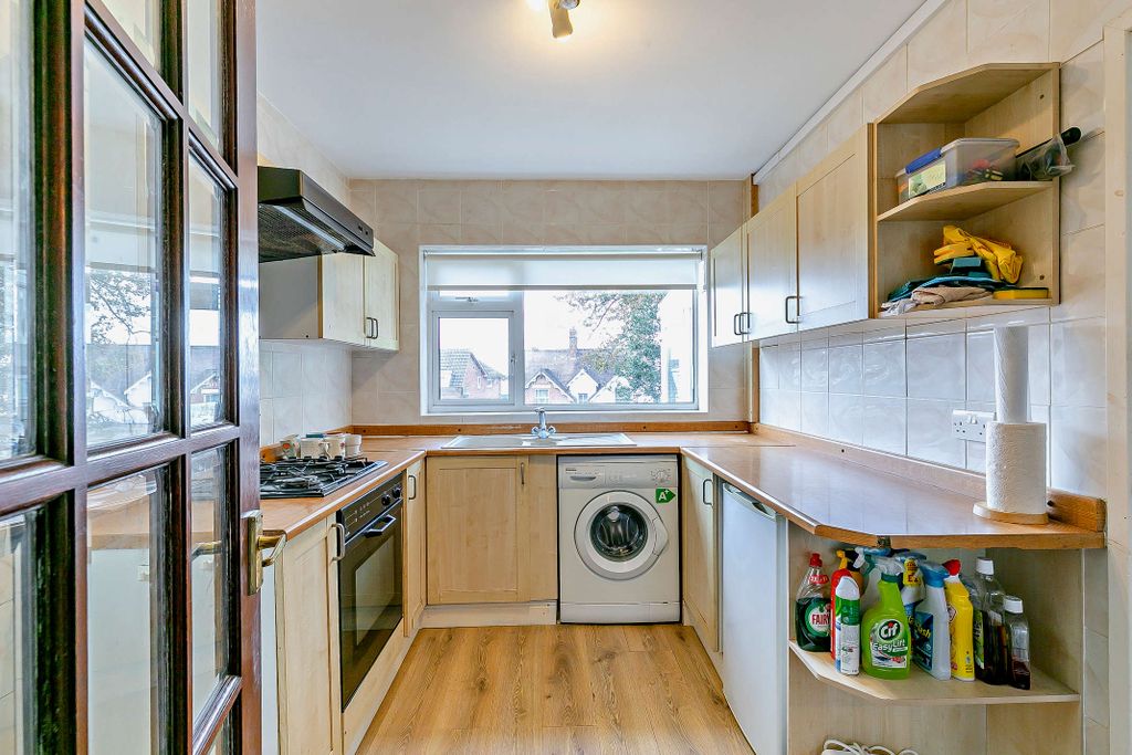 Property photo 3 of 37