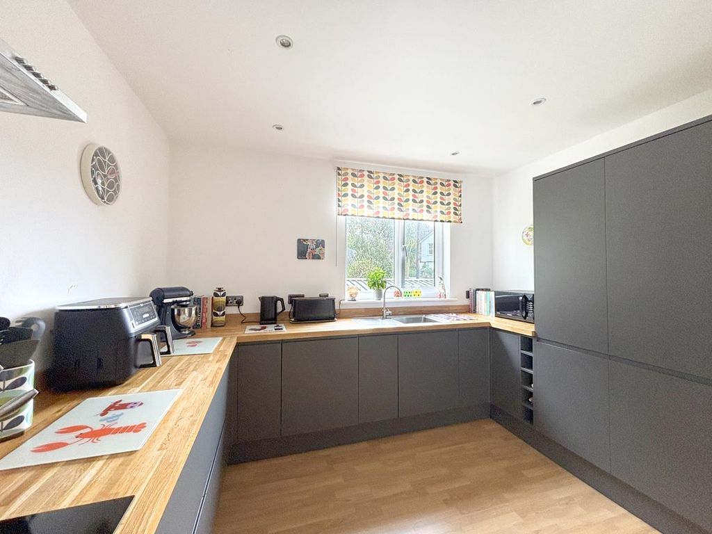 Property photo 2 of 29 Image00014.Jpg