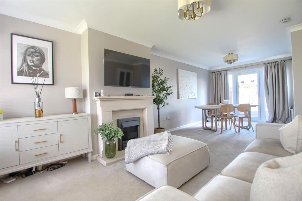 Property photo 2 of 12 cd3.Jpg