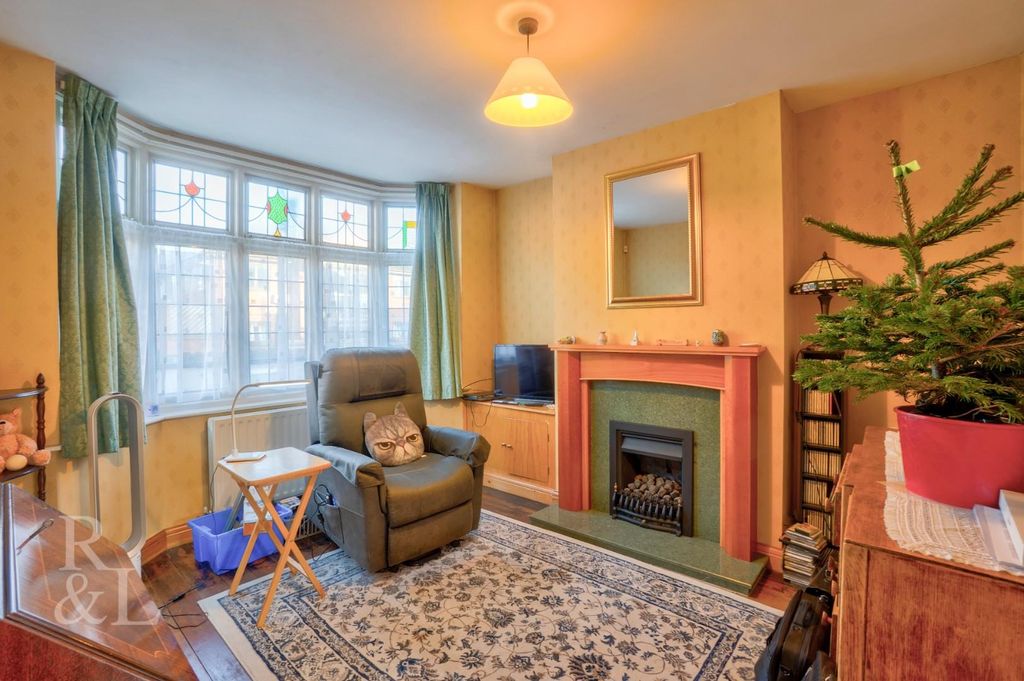 Property photo 3 of 15 63 Sherwood Rise (9).Jpg