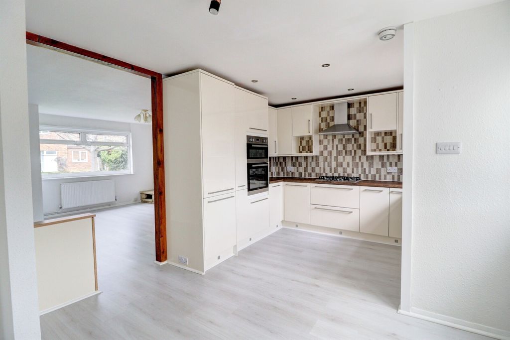 Property photo 3 of 11 Picture No. 13