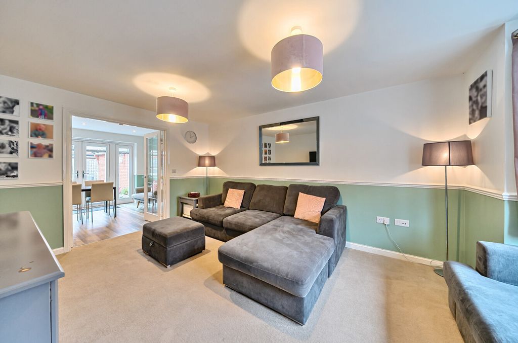 Property photo 3 of 14 1333674-20-6890c0...
