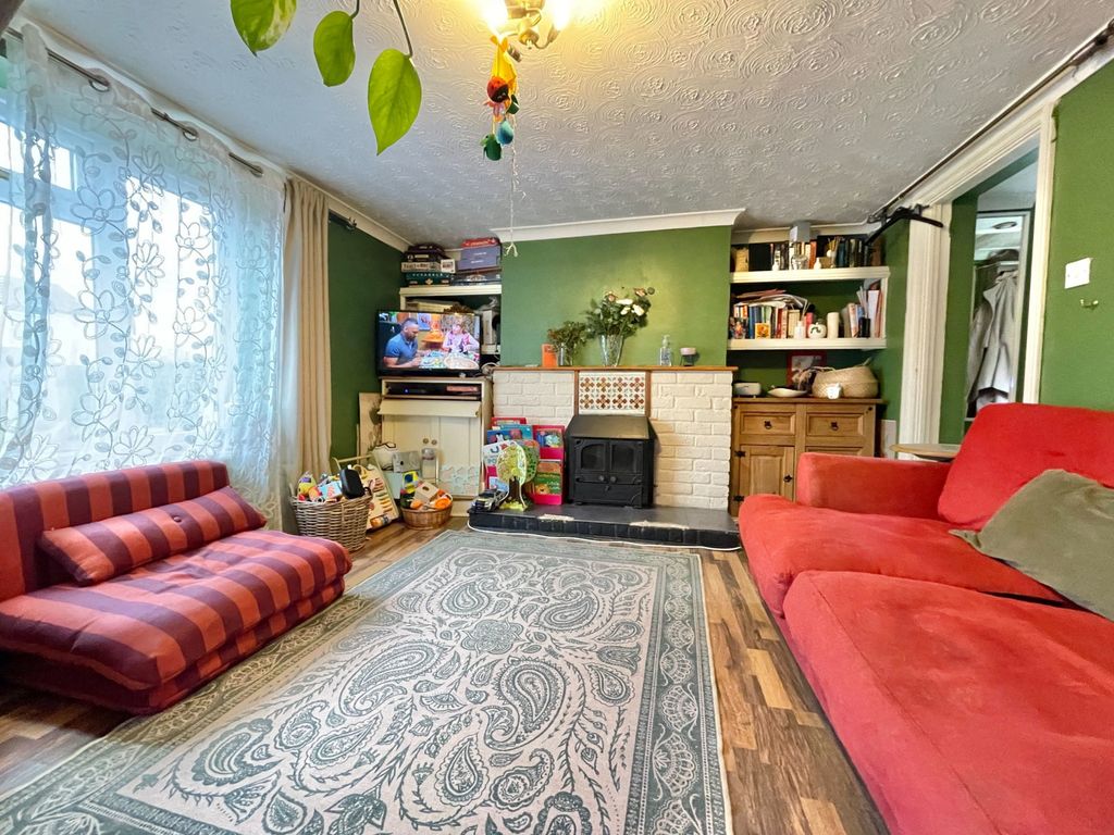 Property photo 3 of 12
