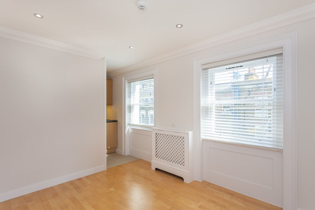 Property photo 3 of 8 Seymour Place_3A_...