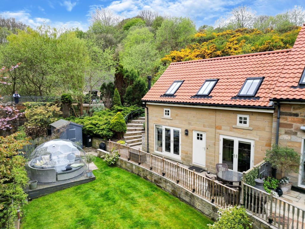 Property photo 1 of 32