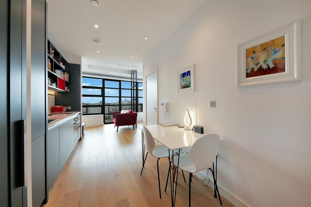 Property photo 1 of 18 Flat 1906, Defoe House - R9Vyresi3Lhdrao3Ub9C.Jpg